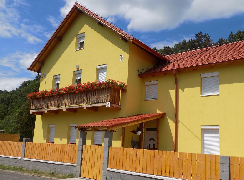Bakterhaz Vendeghaz Hotel Nagyvisnyó Exterior foto